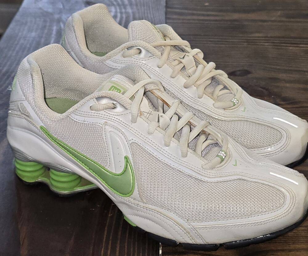 Nike Womens Shox ‘Monster’ shoes White/Lime Green (315331-131), Size 8.5 *read*